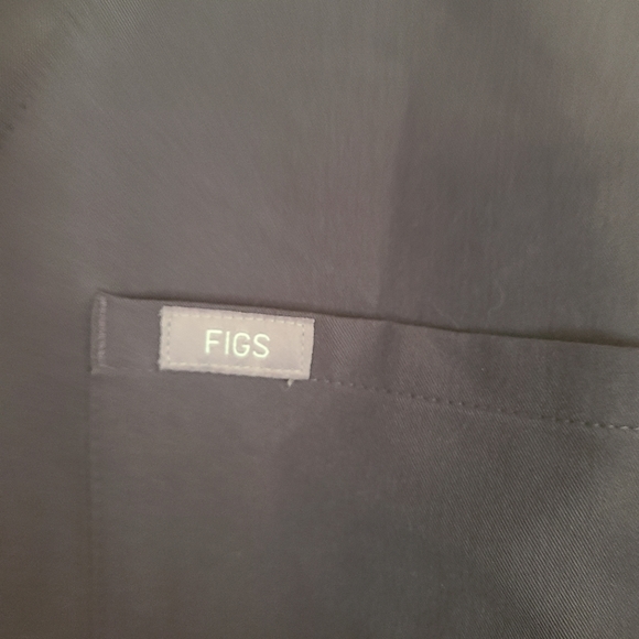 Figs Technical Collection Dark Gray Scrub Top in Size Small - Picture 5 of 7